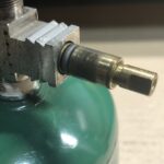 コールマン222のバルブステム